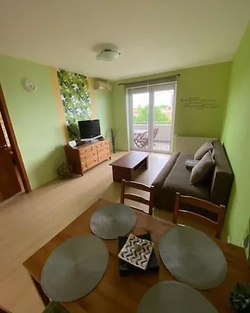 Lägenhet Club 218 Wellness Gold Apartman *
